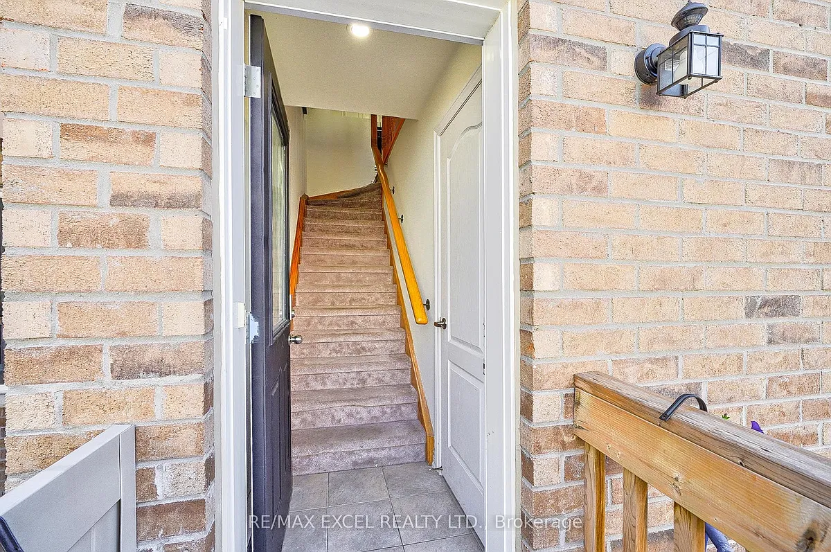 Building Photo - 5 Bloom St #COACH