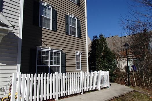 3rd image of 1420 Teton Cir
