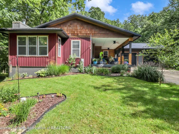 6789 Sycamore Ln, Portland, MI 48875