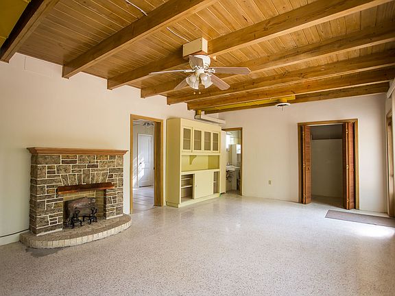 2nd image of 1024 NE 10th Ave