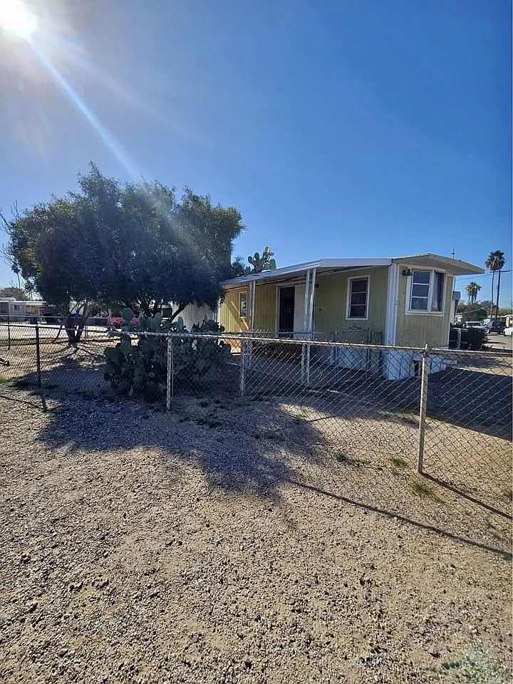 Handyman Special - Mobile Home $1,000 OBO, Great Bones — Photo 2