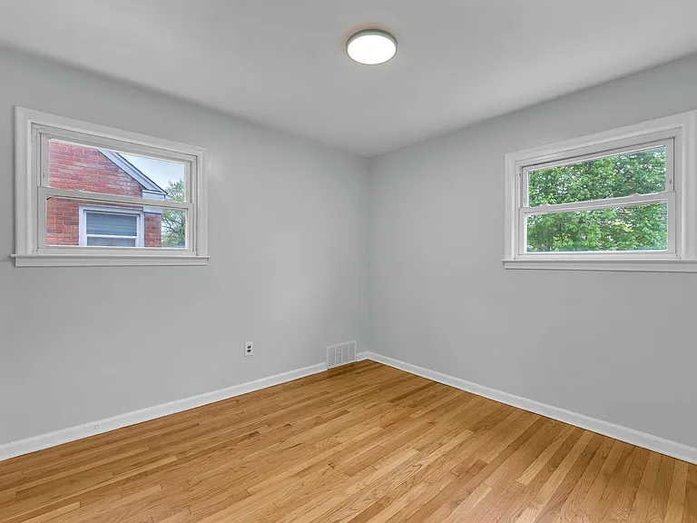 3837 Katherine St — Photo 18