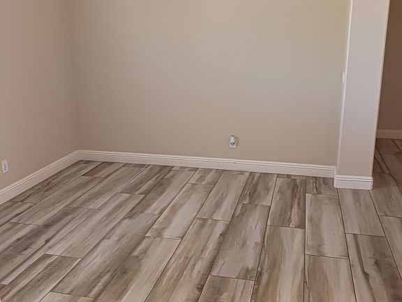 4th image of 10610 Avalon Pl