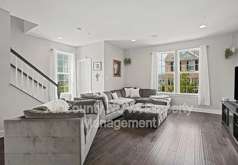 2910 Pinebrook Rd — Photo 17