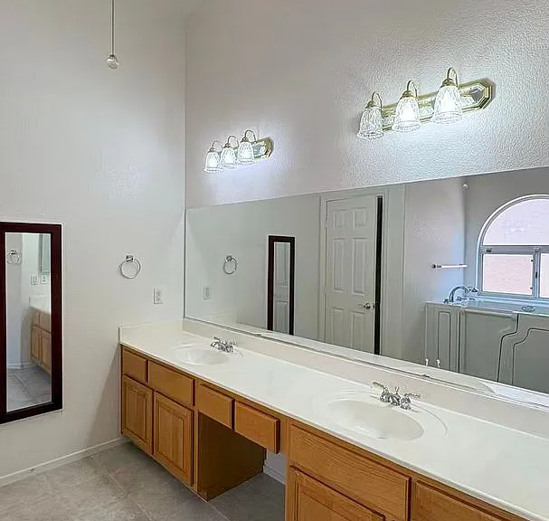 551 Duran St — Photo 11