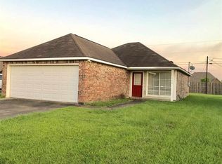 922 Meadow Glen Ave, Zachary, LA 70791