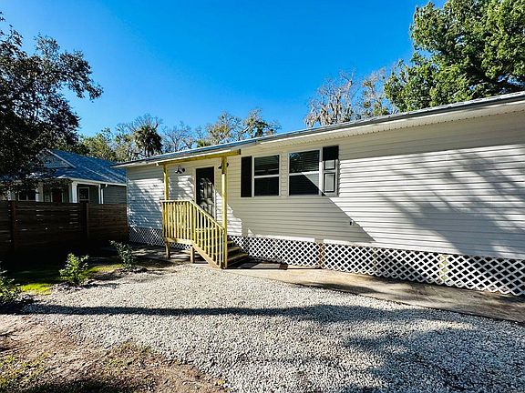 3rd image of 651 Francis St Lot 8