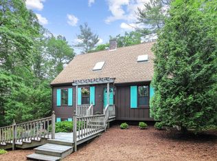 20 Lakewood Dr, Mashpee, MA 02649