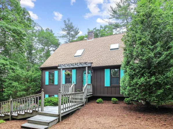 20 Lakewood Drive, Mashpee, MA 02649