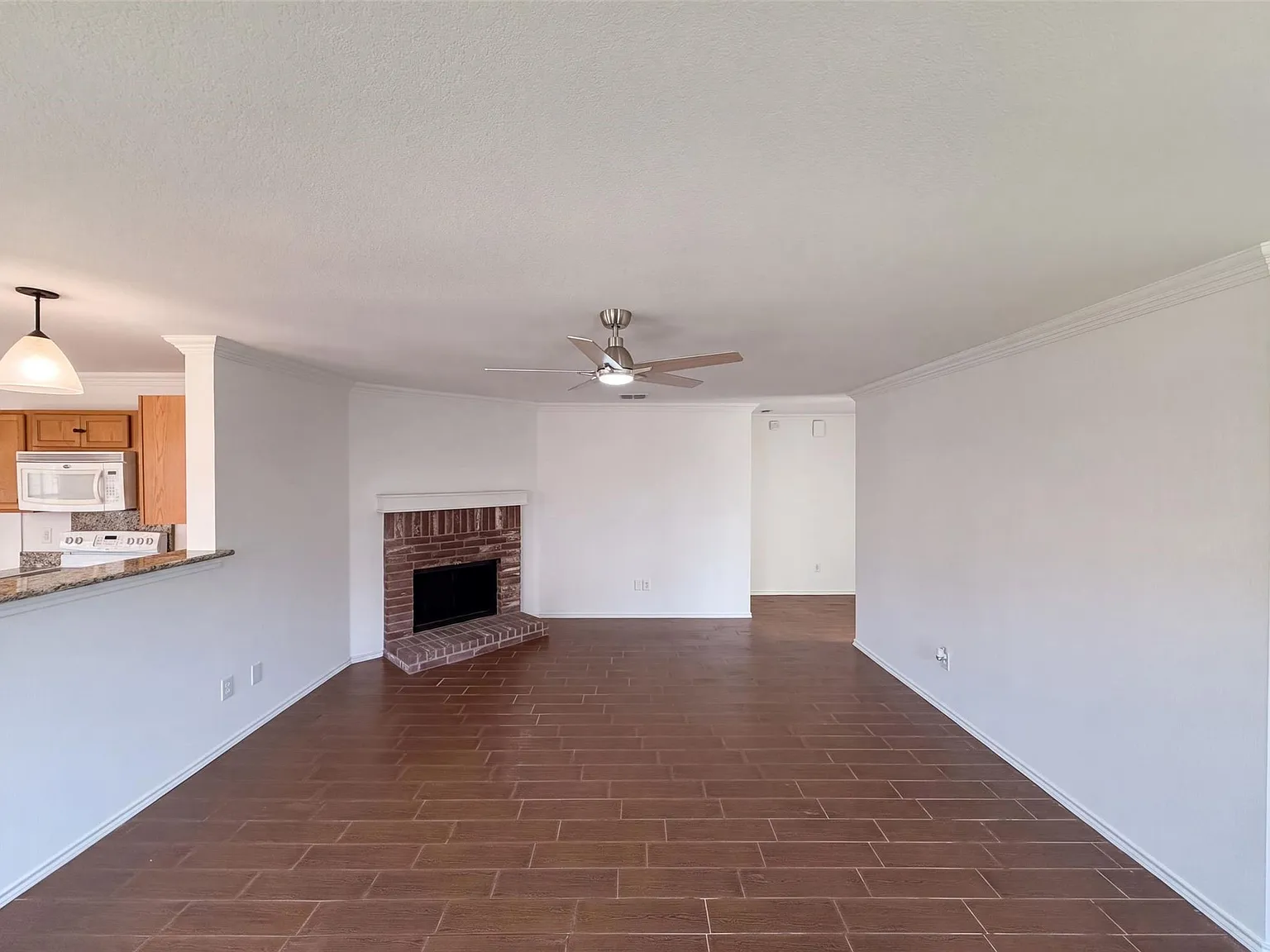 3 bed, 1507 sqft, $1,995 — Photo 2