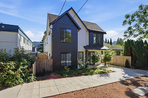 8480 N Willamette Blvd #3 Photo 1 8480 N Willamette Blvd #3 Photo 1