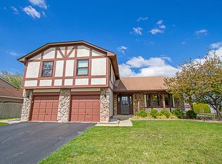 1020 Florida Ln, Elk Grove Village, IL 60007