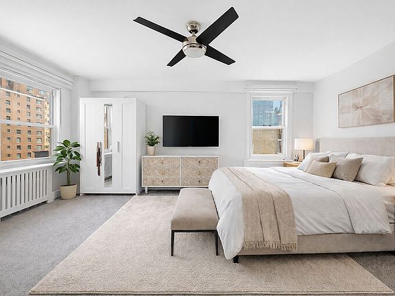 4th image of 166 E 35th St APT 12E