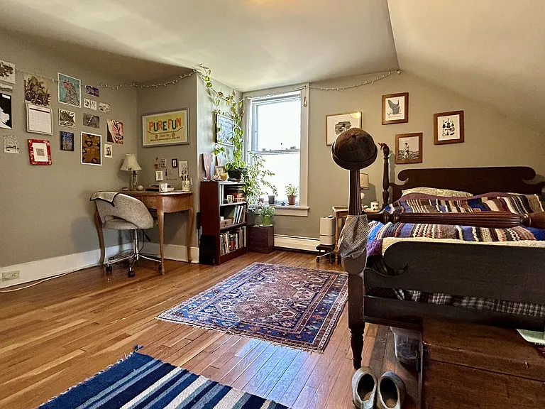 215 Maple St — Photo 16