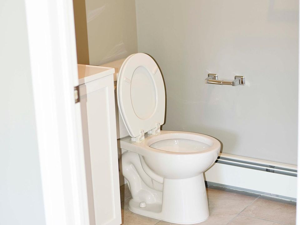 2nd image of 17 Ridgefield Ave #2