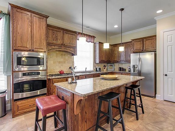 4th image of 8705 Bayberry Ave