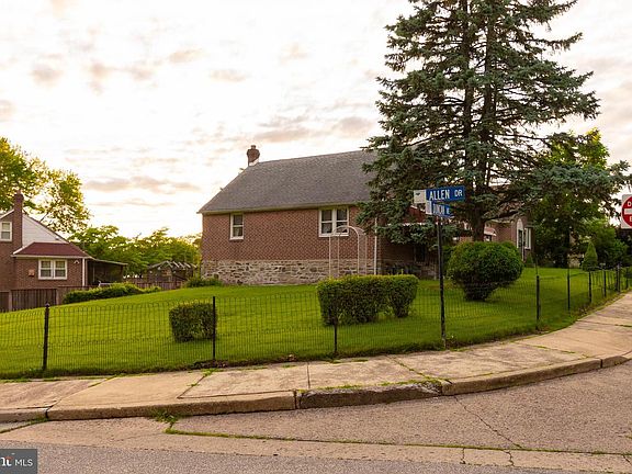 5th image of 1136 Duncan Ave