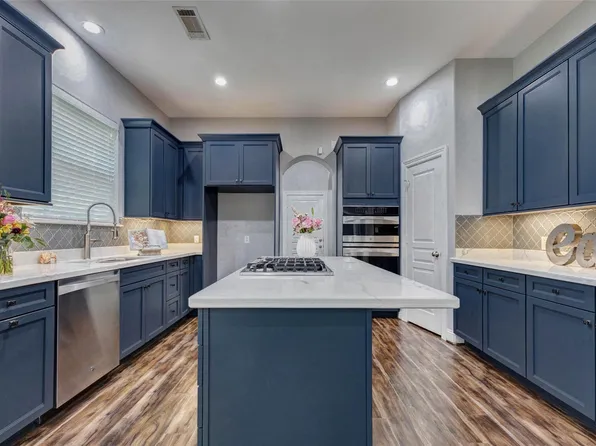 9 Versante Ct, Houston, TX 77070