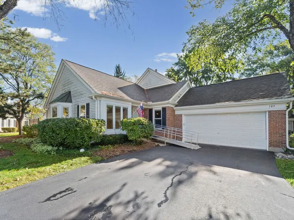 189 Country Club Dr, Prospect Heights, IL 60070