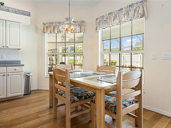 5th image of 8729 Banyan Cove Cir