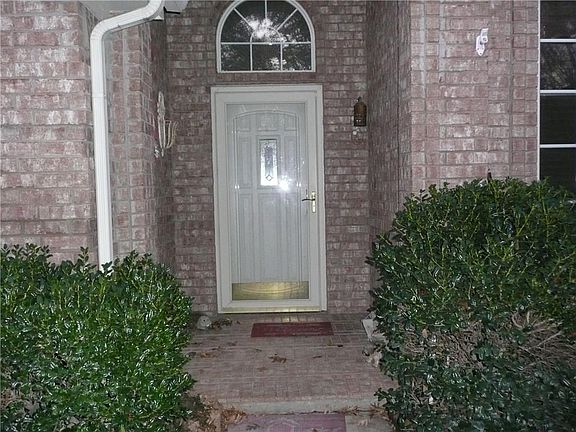 3rd image of 7307 Heritage Oaks Ct