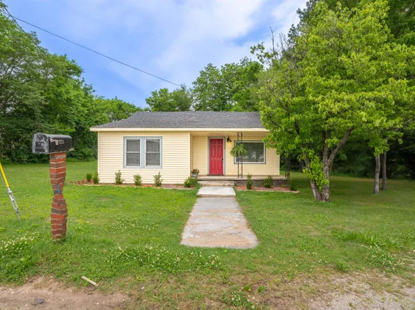 1223 SW 11 1/2 Ave, Sheffield, AL 35660