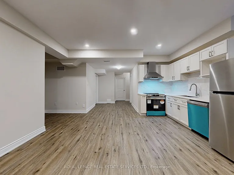 3359 Post Rd #BASEMENT — Photo 7