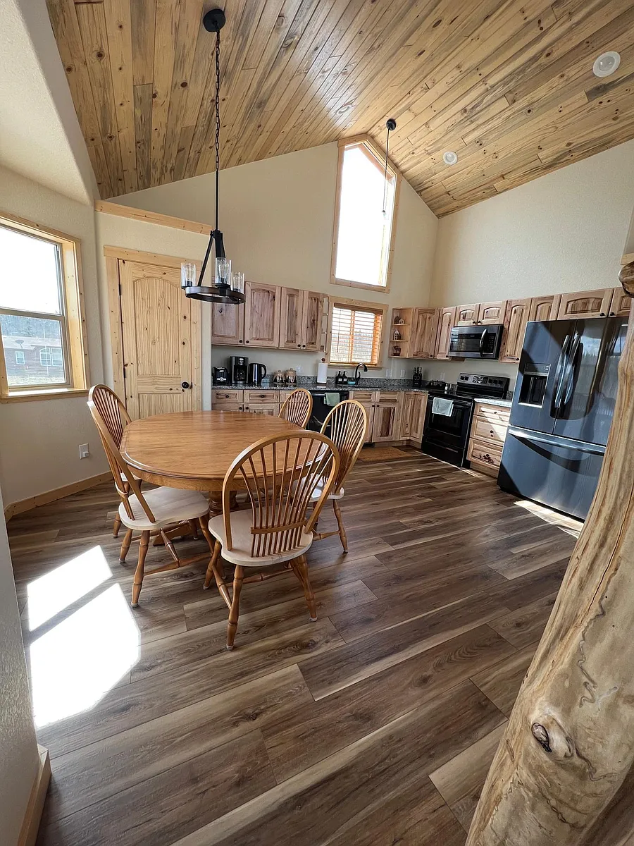 Building Photo - 663 Arrowhead Dr