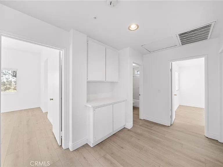 6766 Royal Crest Ct — Photo 39