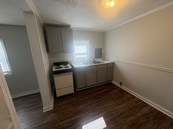 4th image of 1730 N Graham Ave