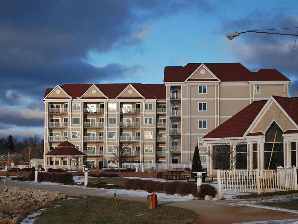 1st image of 232 Lakeside Dr #18