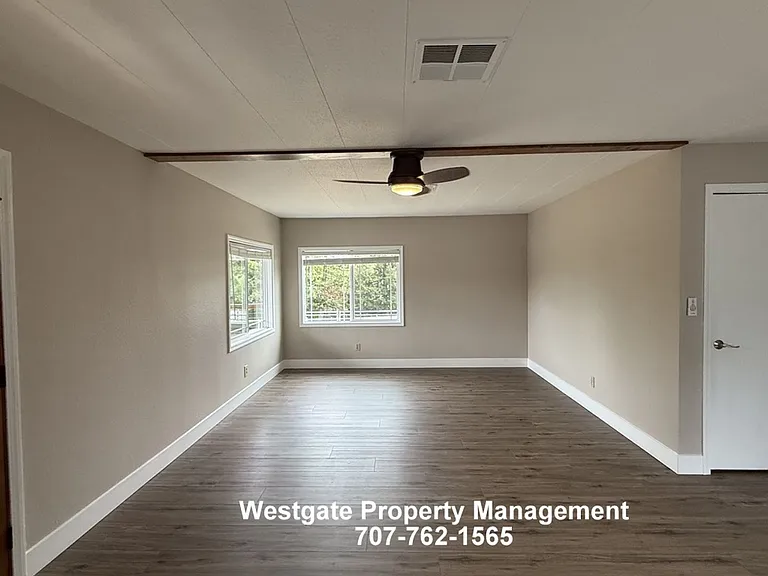 965 Eastman Ln — Photo 8