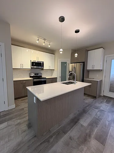 1485 Ravelston Ave W Photo 1