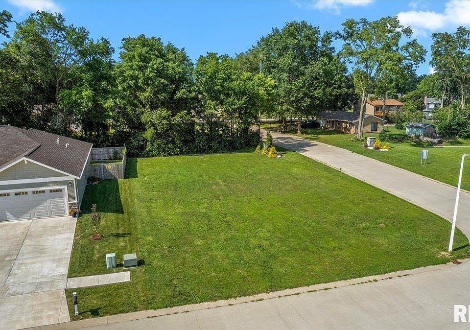 1st image of 75 Firefly Ct