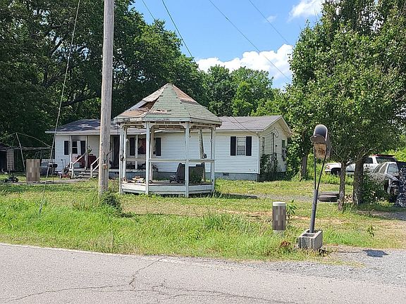 2nd image of 1210 Wooten Rd