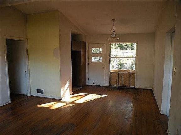 5th image of 755 San Fernando Dr SE