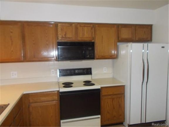 2nd image of 30830 Plum Lane Dr