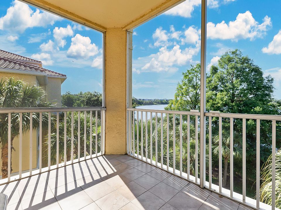 Standing on the balcony gives you an amazing birds eye view of the lake!