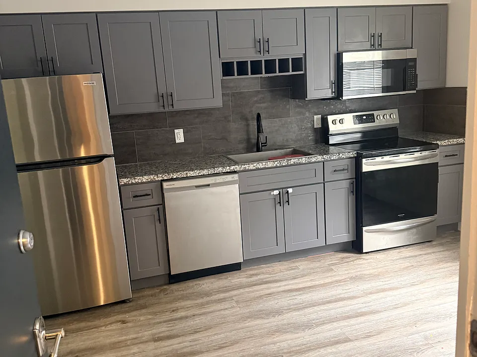 174 S Fremont St NE #2