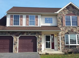 4982 Thornbury Cir, Douglassville, PA 19518