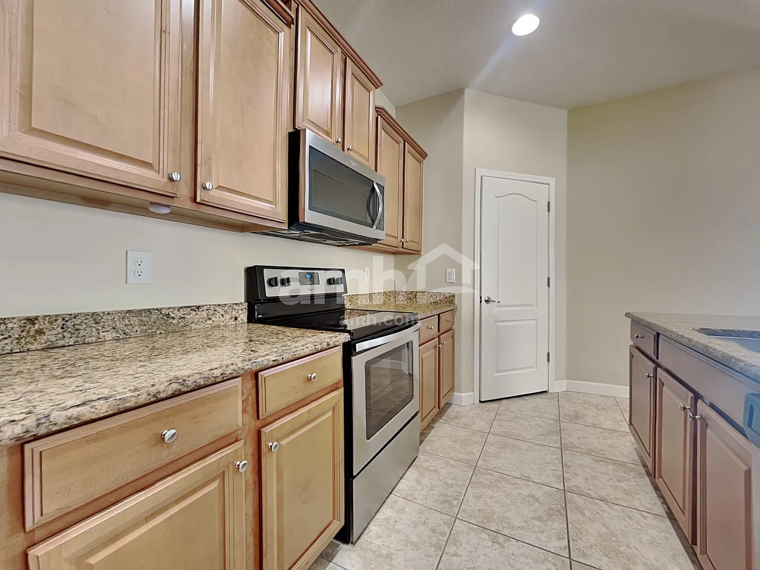 4 bed, 3.0 bath, 2006 sqft, $2,460 — Photo 3
