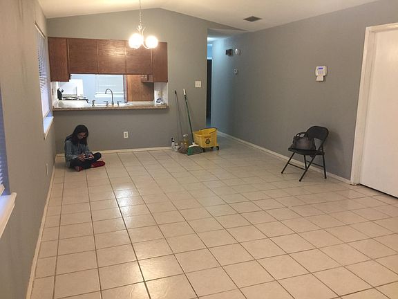 4th image of 2315 Brock St
