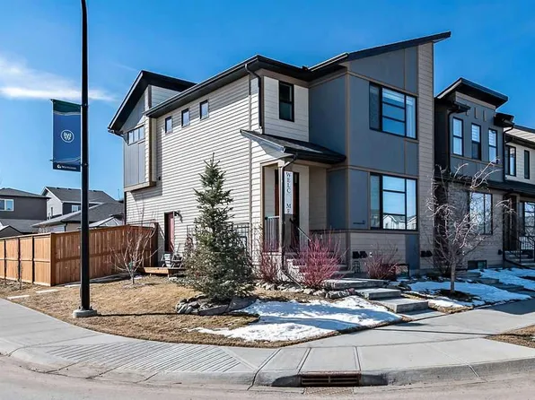 91 NW Wolf Hollow Park SE, Calgary, AB T2X 4M8