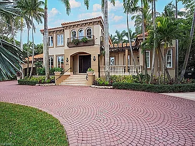 3 bed, 4332 sqft, $50,000 — Photo 3