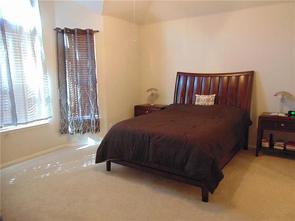 3rd image of 10220 Crawford Farms Dr