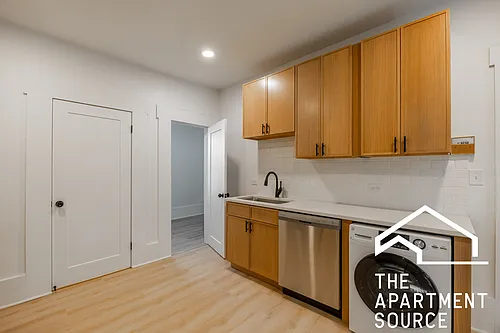 2301 N Leavitt St #1 Photo 1