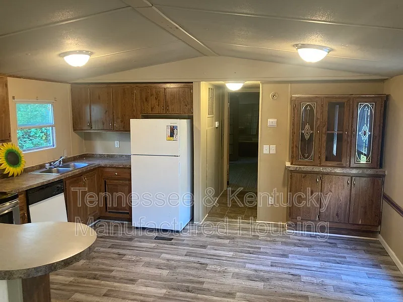 3 bed, 2.0 bath, 1200 sqft, $800 — Photo 3