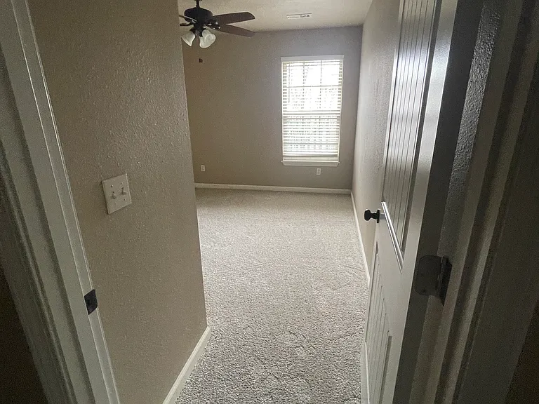 822 E Crystal Ave — Photo 11