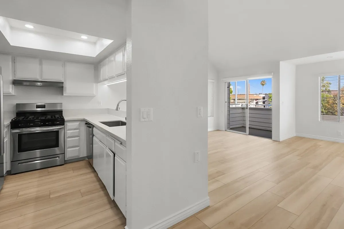 Building Photo - 12101 Idaho Ave #201
