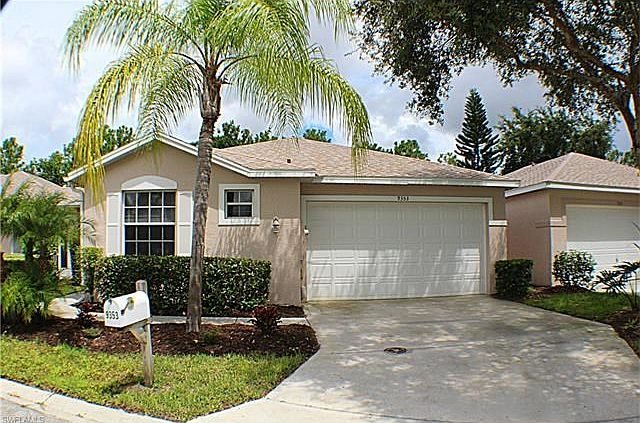 Detached villa with 2-car garage